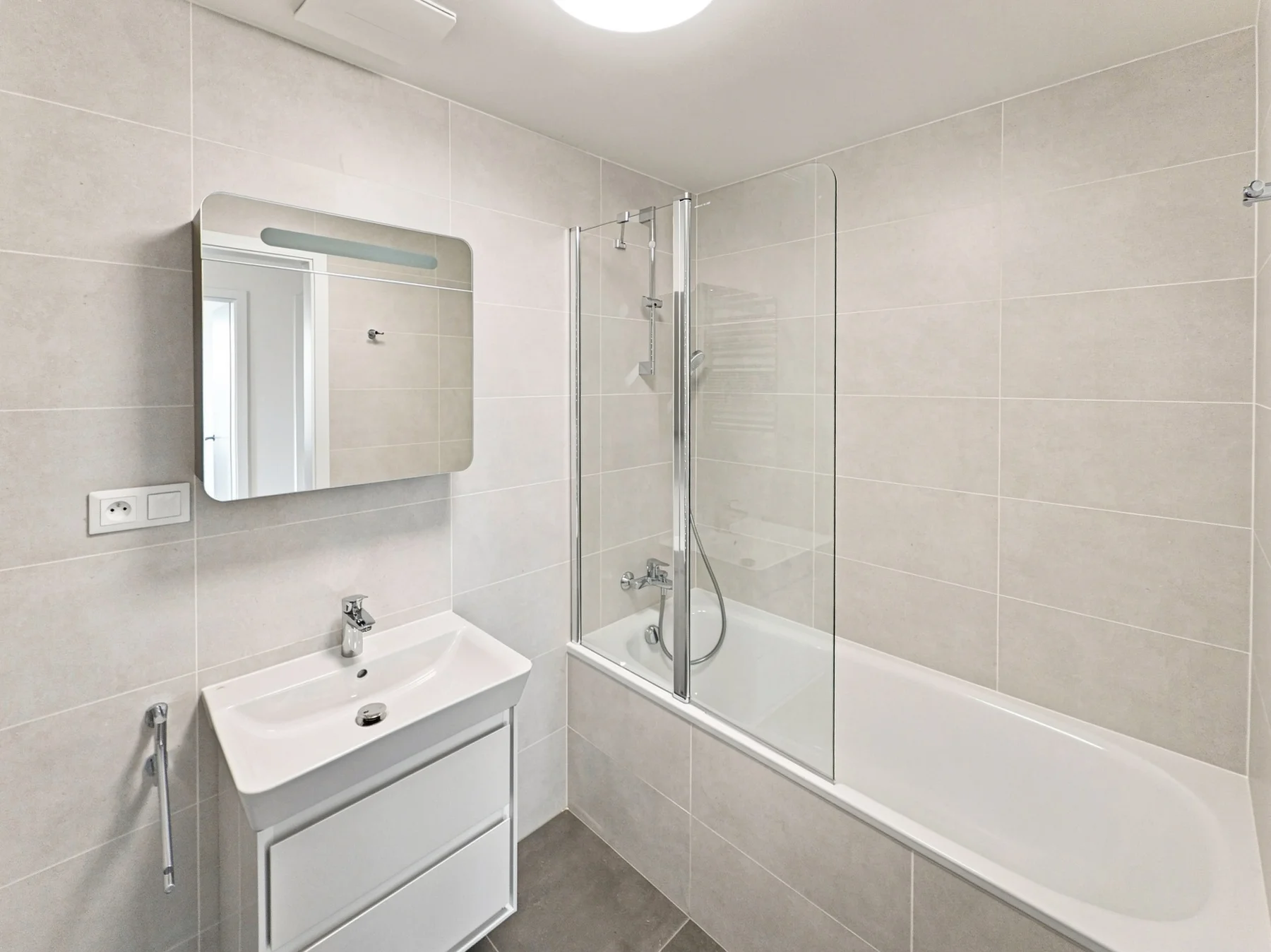 Bathroom edited by Archir